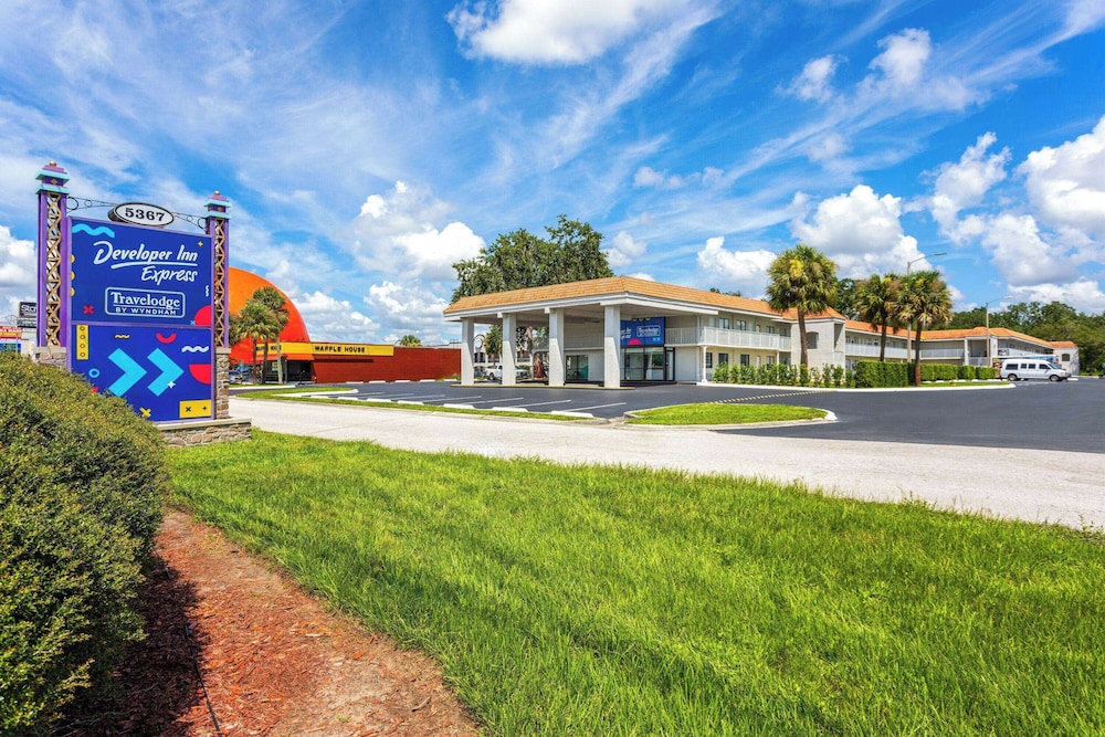 Travelodge by Wyndham Orlando Lake Buena Vista South 28/33