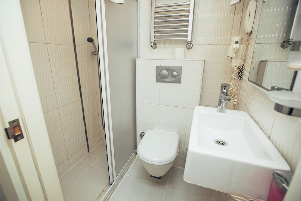 Just Inn Hotel 52/55