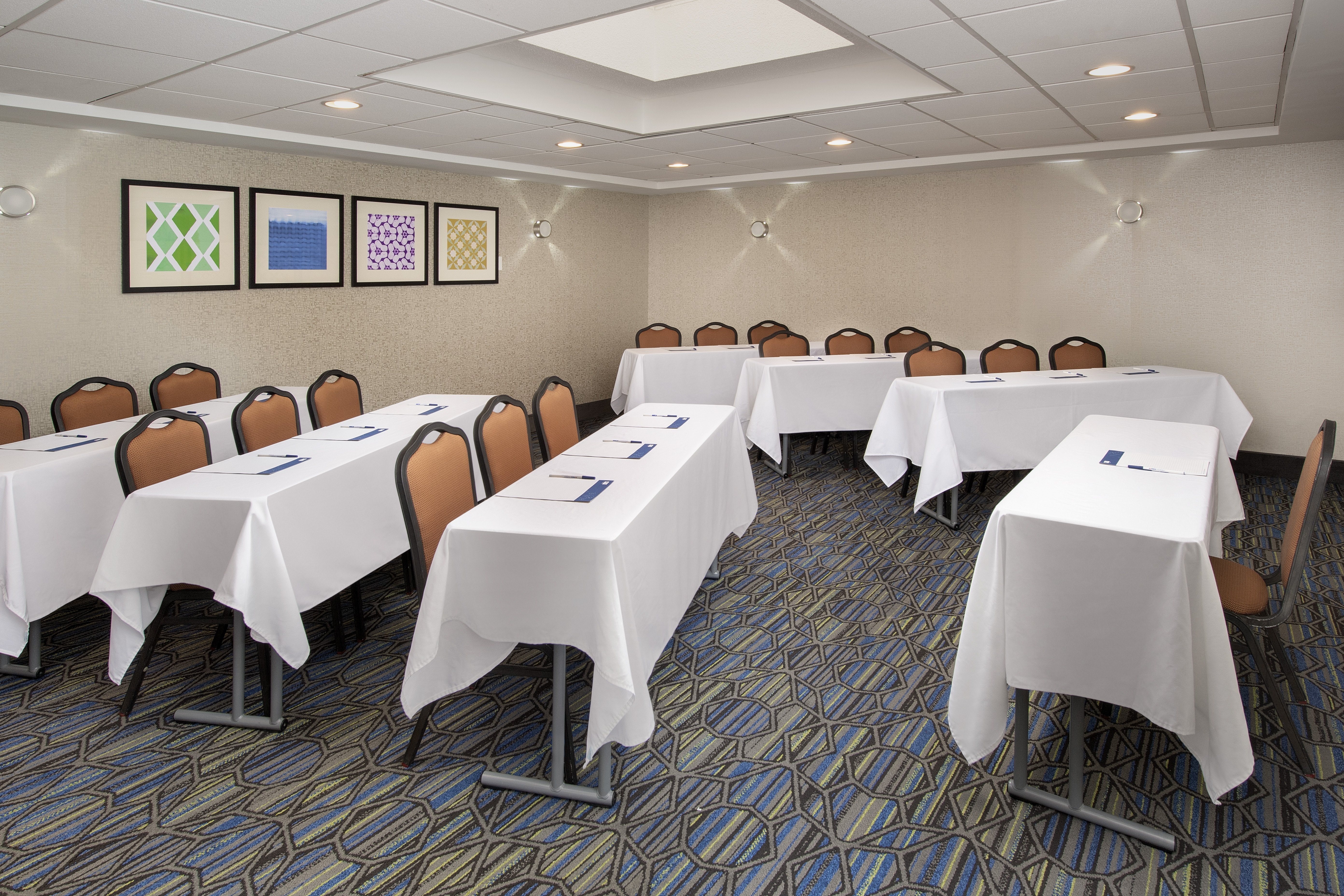 Holiday Inn Express-Saugus Logan Airport 22/28