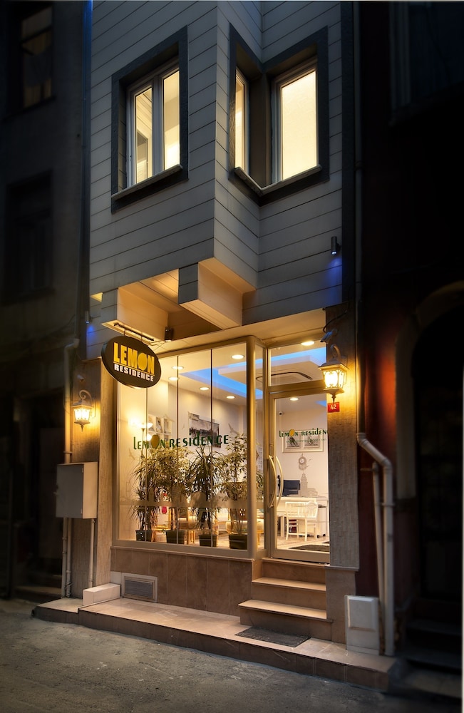 Lemon Residence 8/55