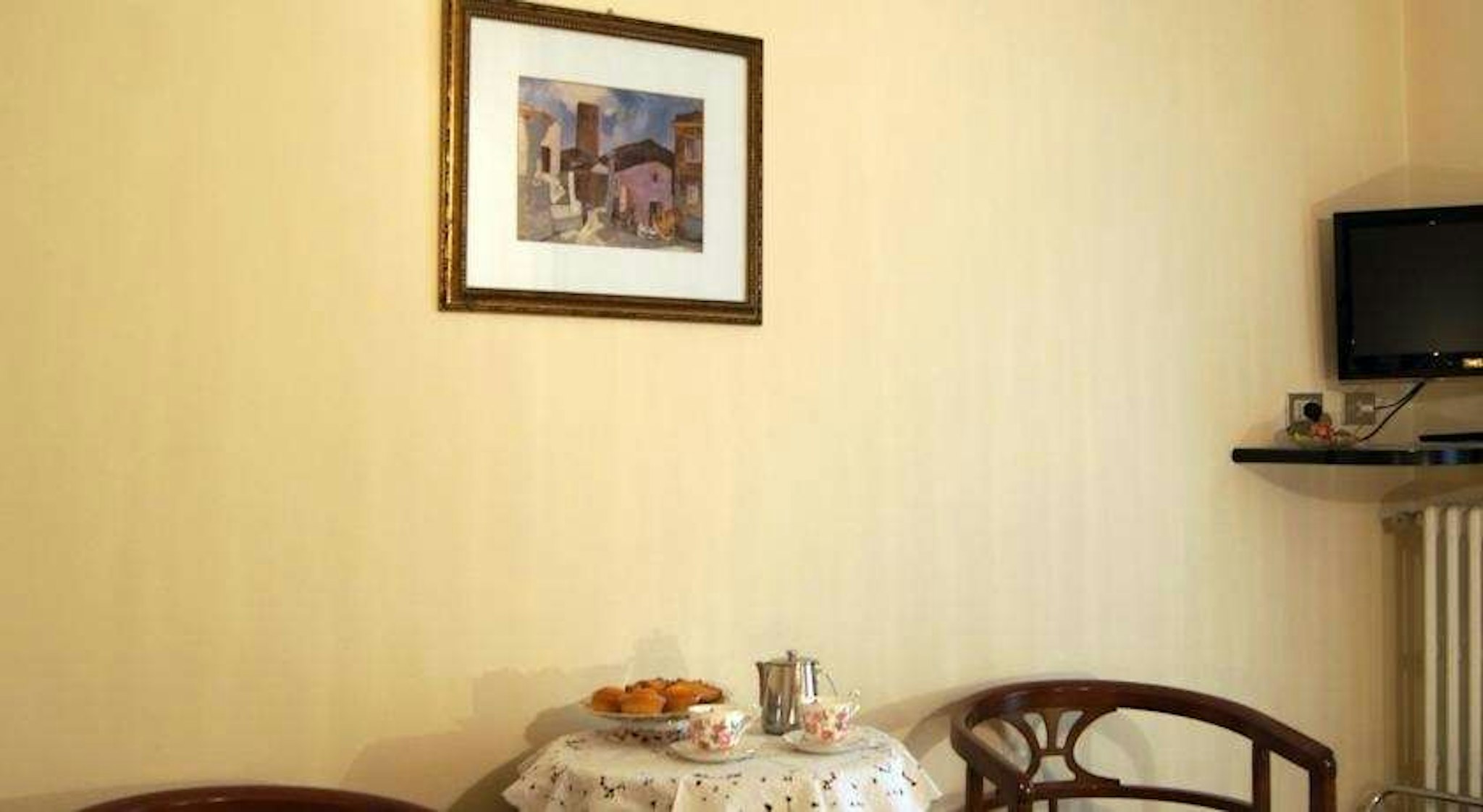 Cristina Hotel 38/40