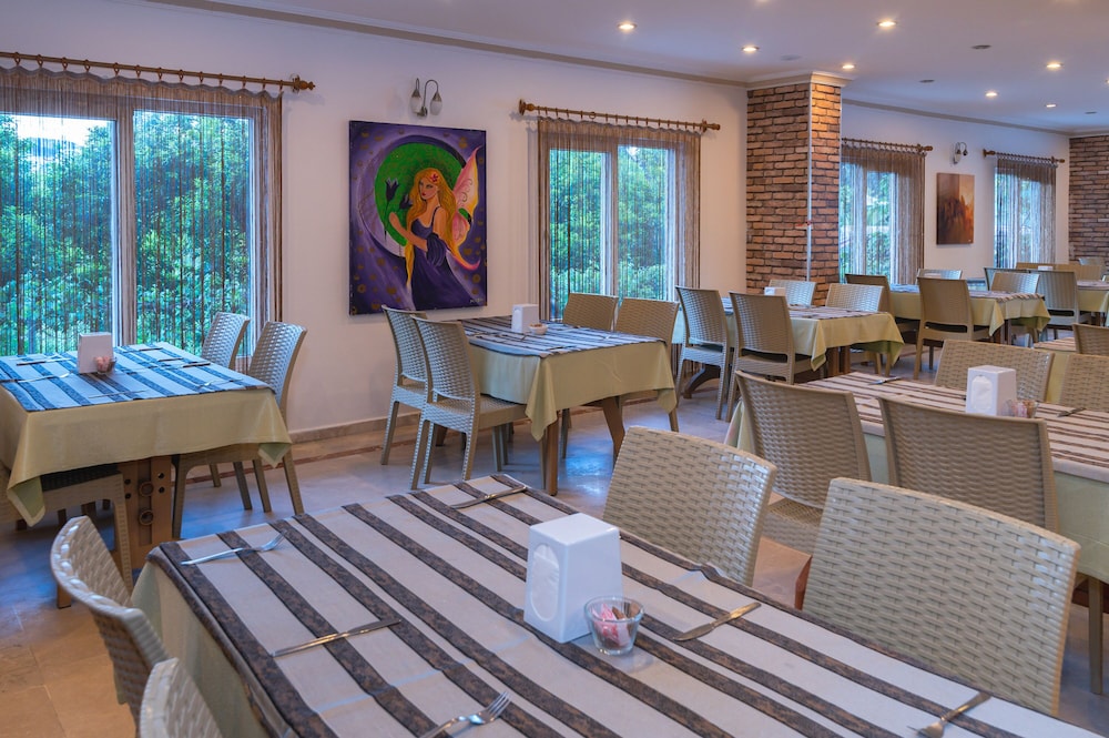 Grand Hotel Derin 27/50