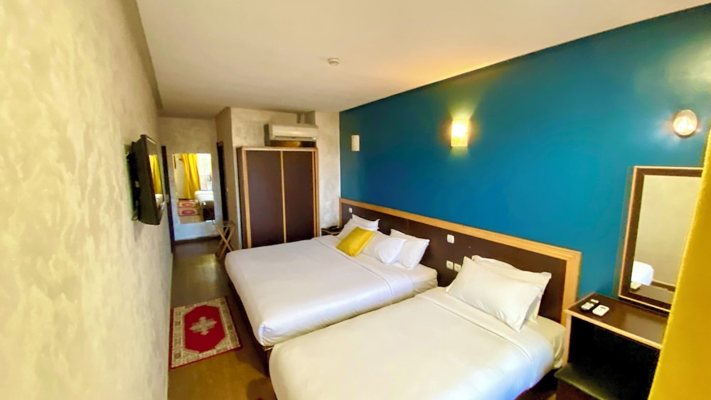 Hotel Belle Vue 2/23