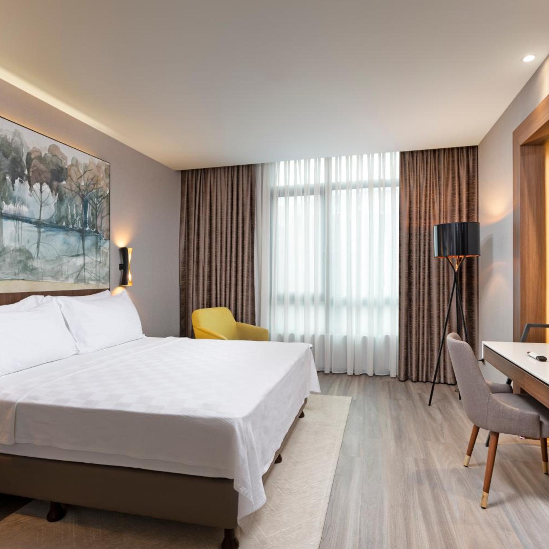 DELUXE, DOUBLE BED