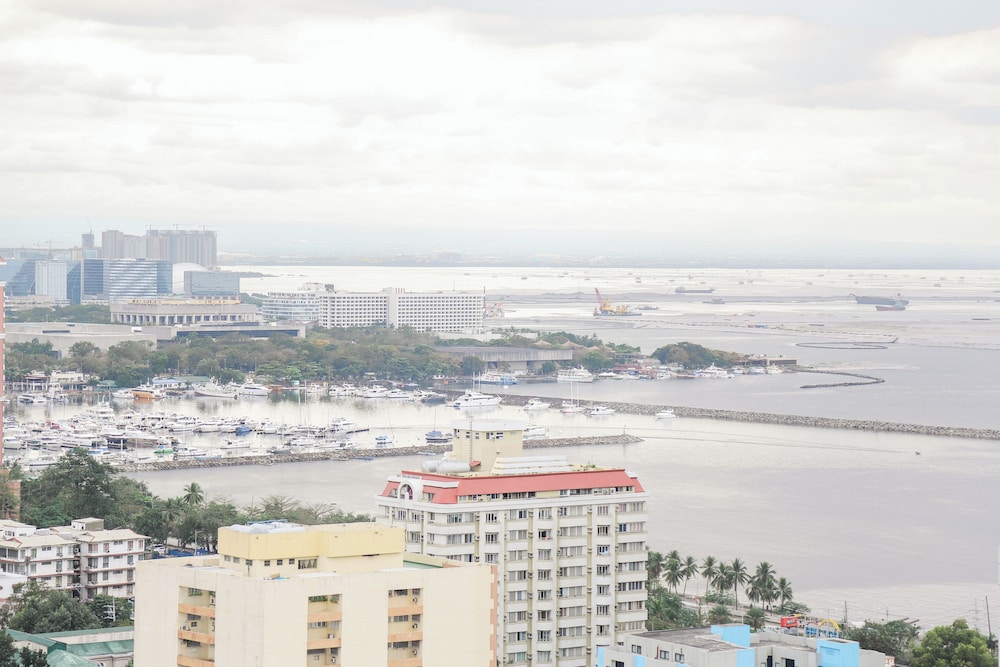 Pacific Bay Grand Suites 45/50