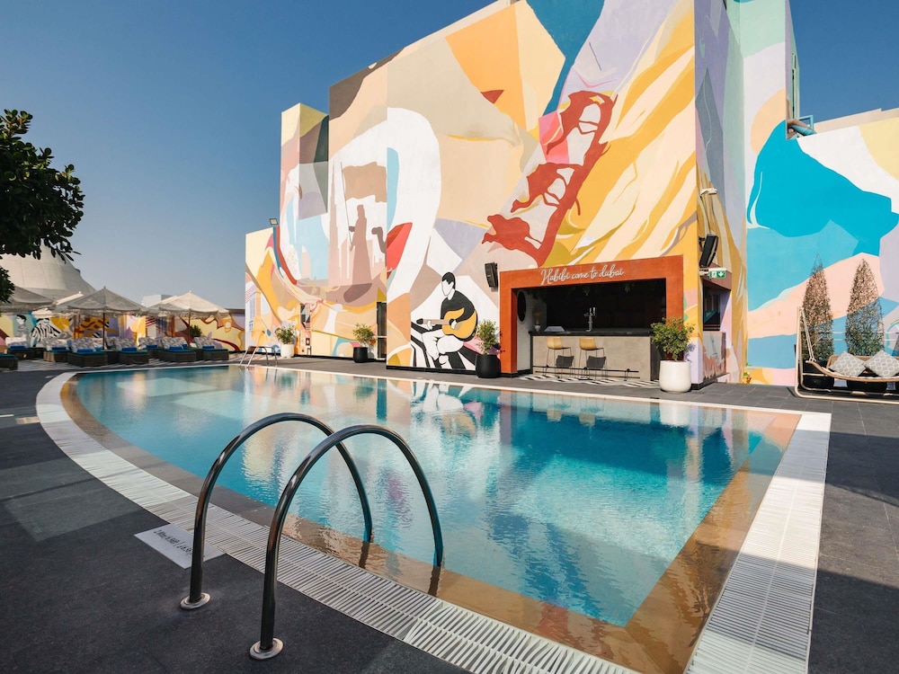 swimming pool spa