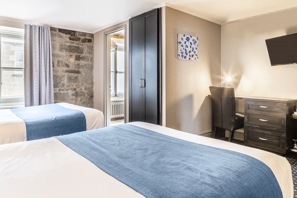 Hotel Louisbourg 10/49