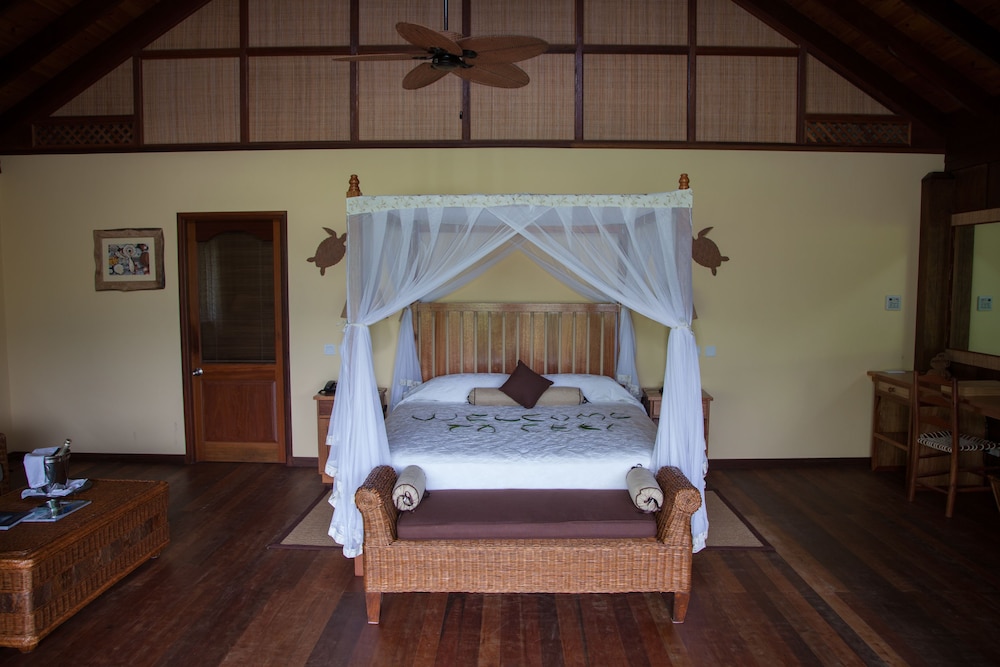 Cerf Island Resort 8/50