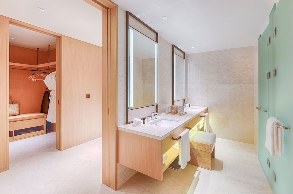Monogram, Suite, King Bed, Ocean View, Monogram Lounge Access، Shilla Monogram Danang 7/8