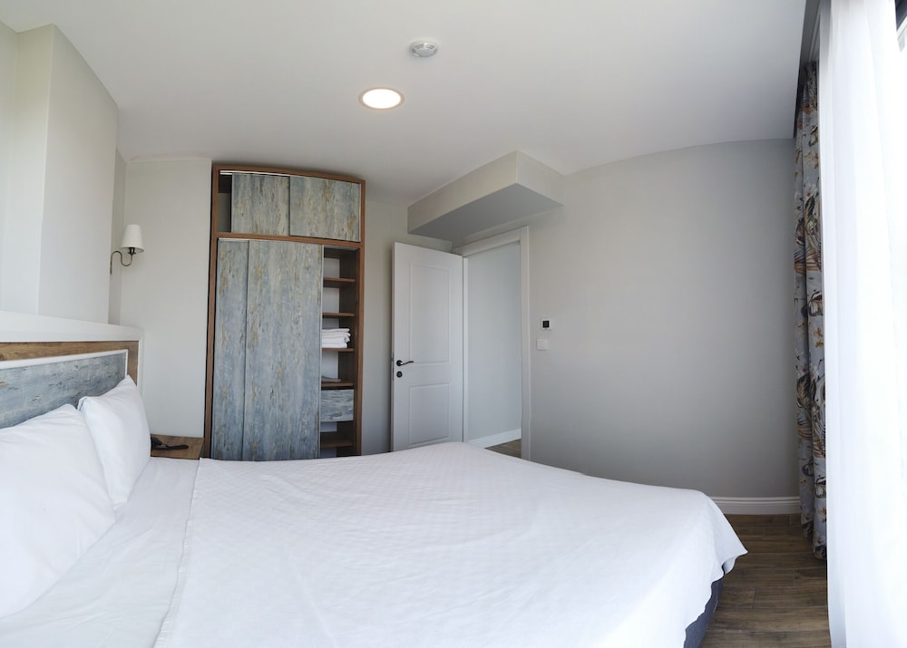 Houdini Hotel 6/39
