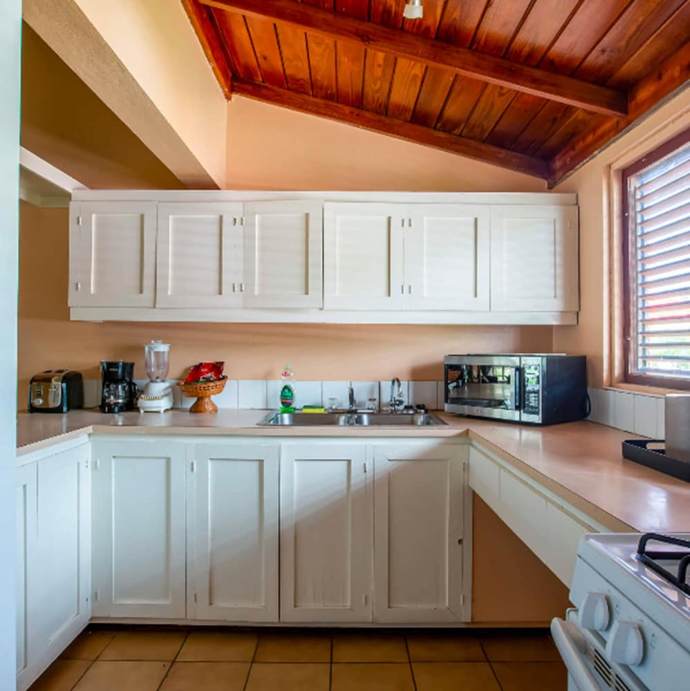 Village Cay 41/41
