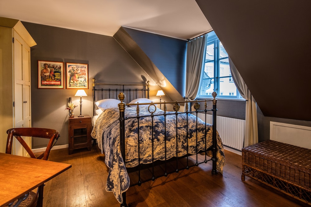 Villa Provence Hotel 49/61