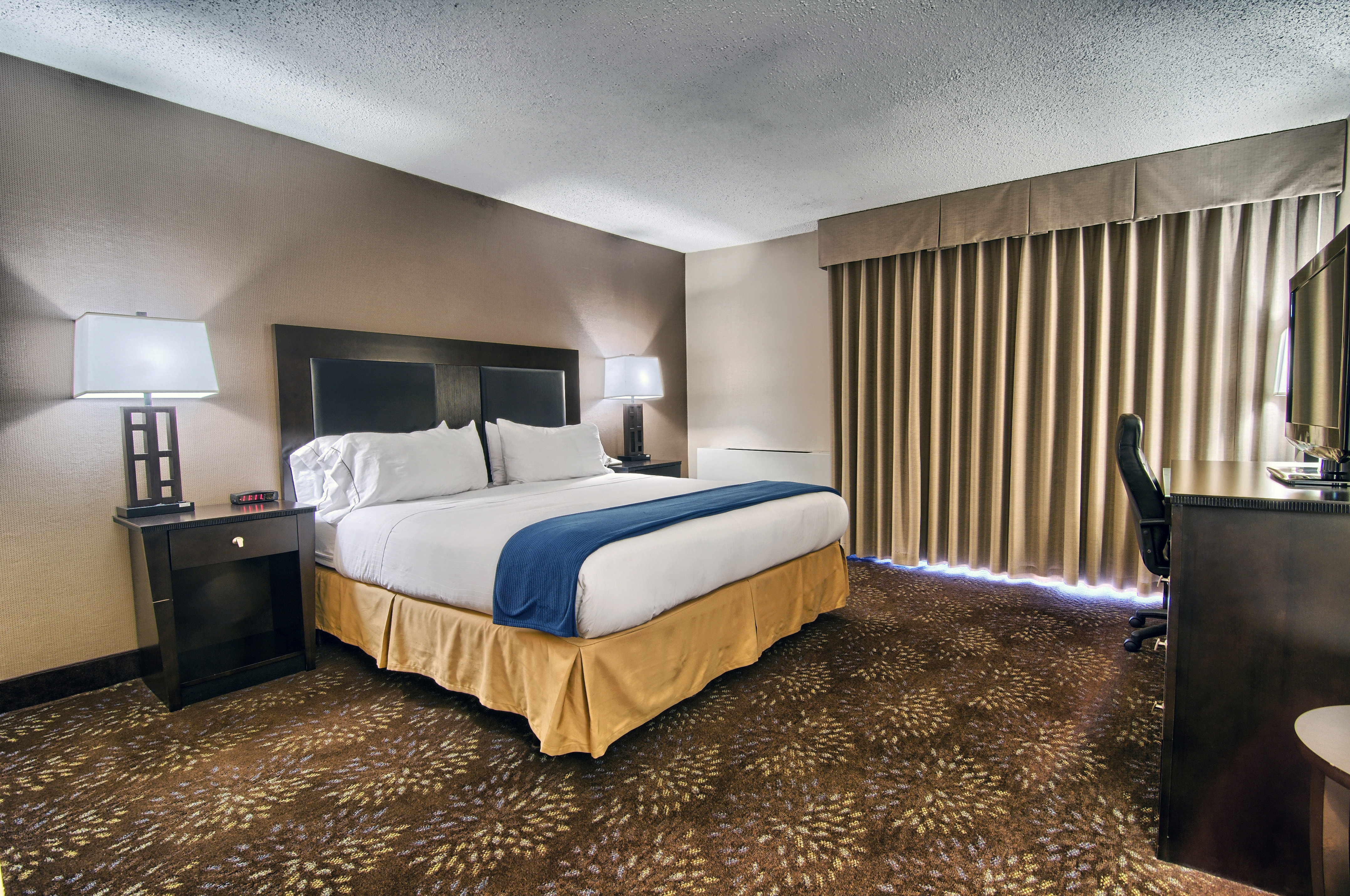 Holiday Inn Express Detroit-Birmingham 12/39