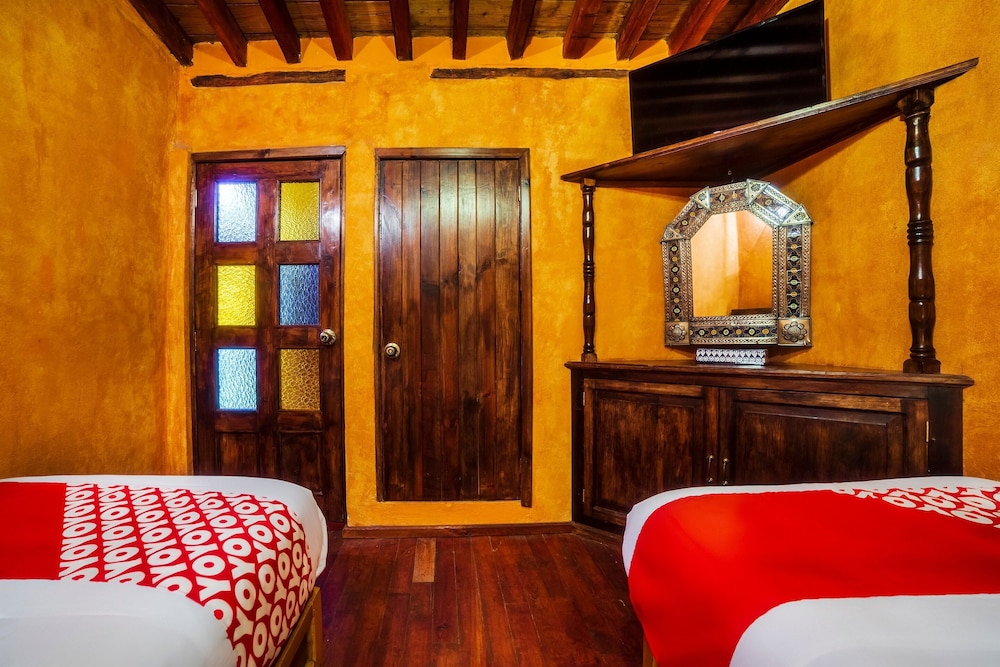 OYO Hotel El Mineral, Tlalpujahua 23/34