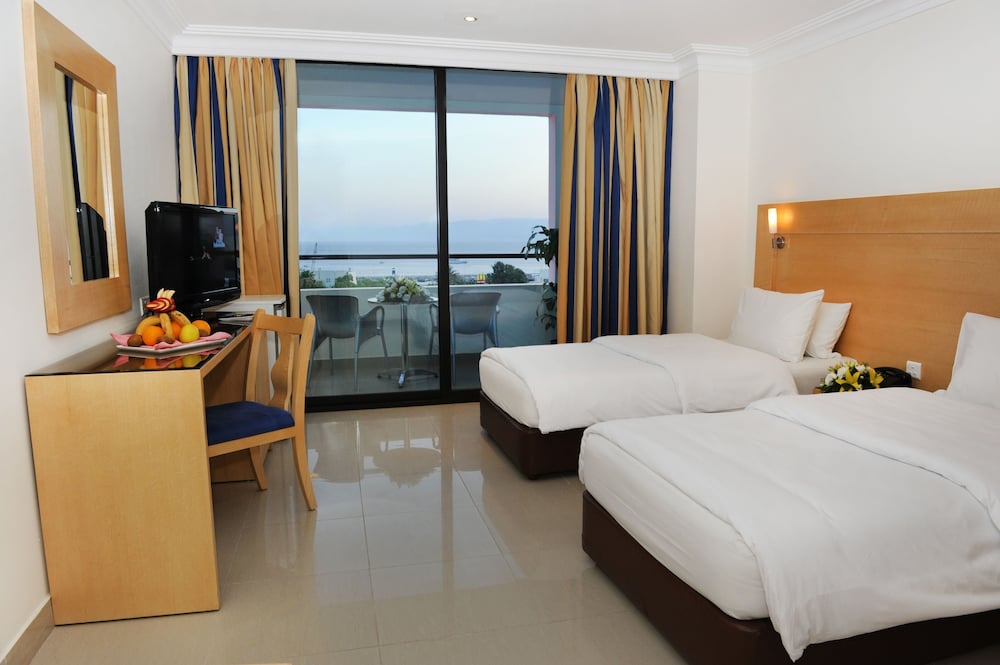 MINA HOTEL 28/65