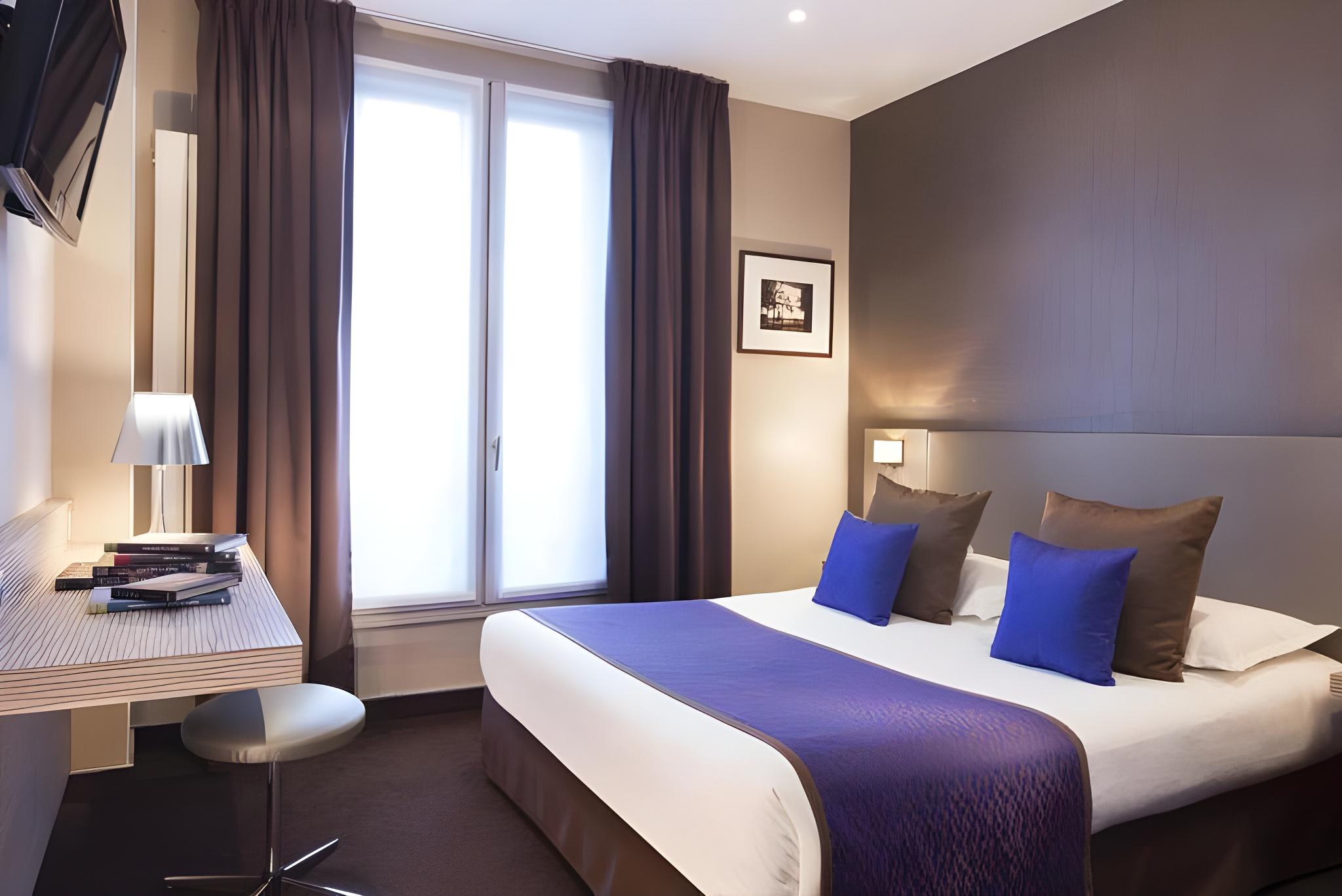 Room at Acropole Hotel, PARIS