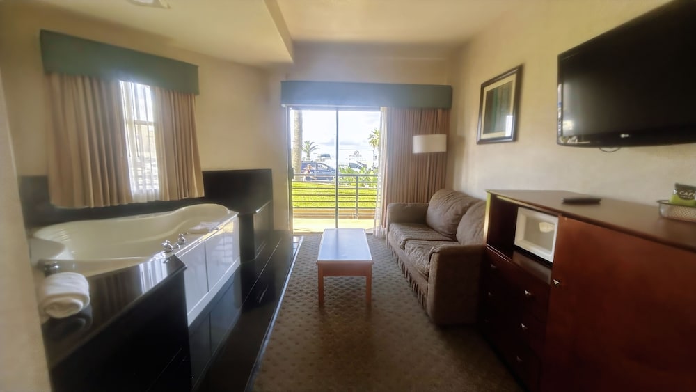 Best Western Huntington Beach 32/65