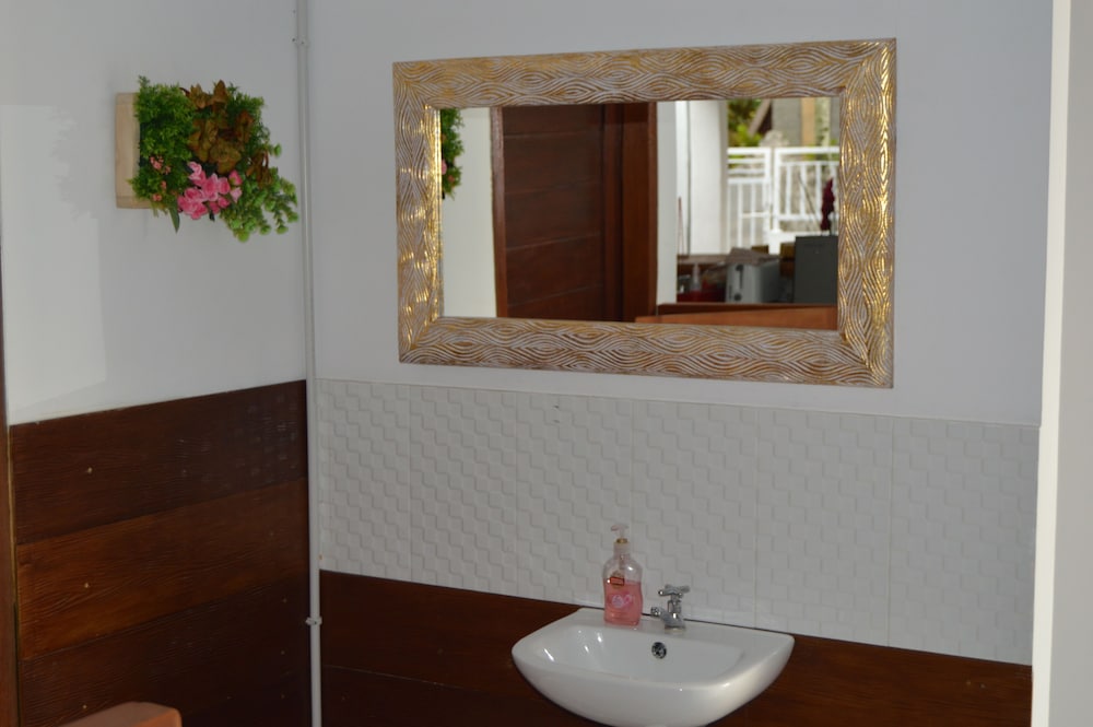 Askara Guest House - Hostel 7/75