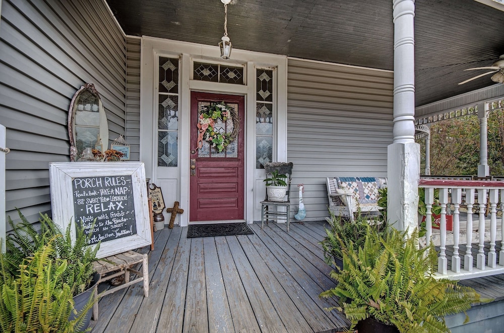 Clyde and Marie s Bed & Breakfast 4/36