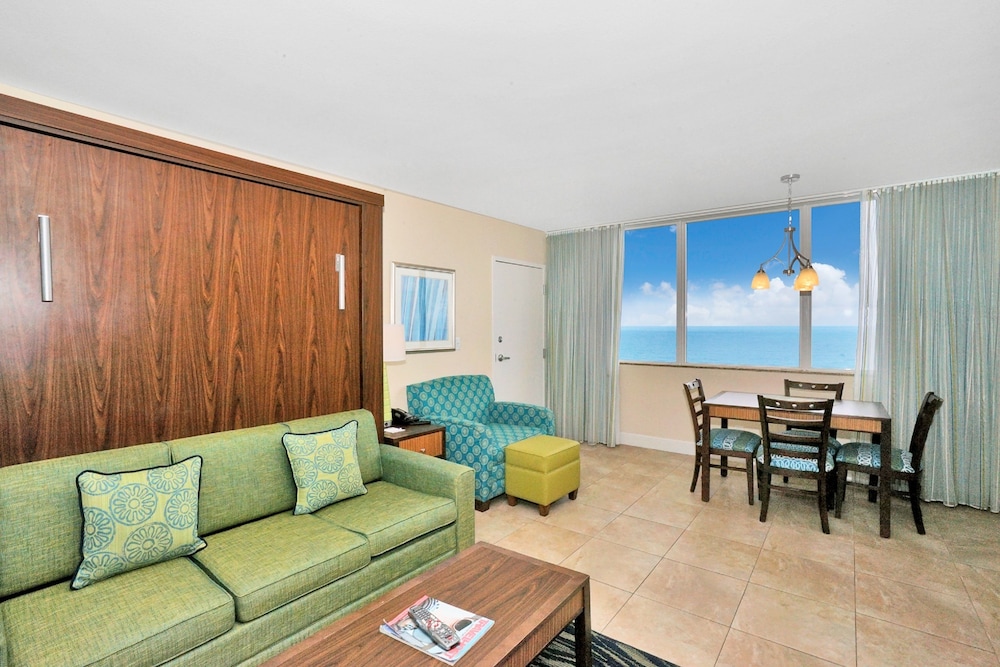 Hollywood Beach Tower 38/71