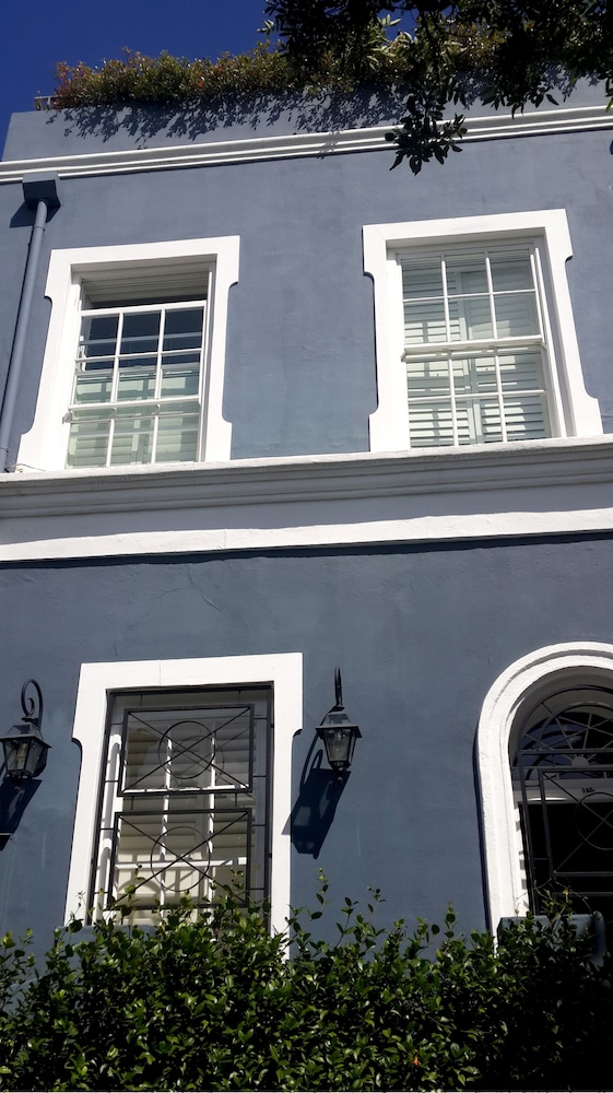 Purple House 1/44