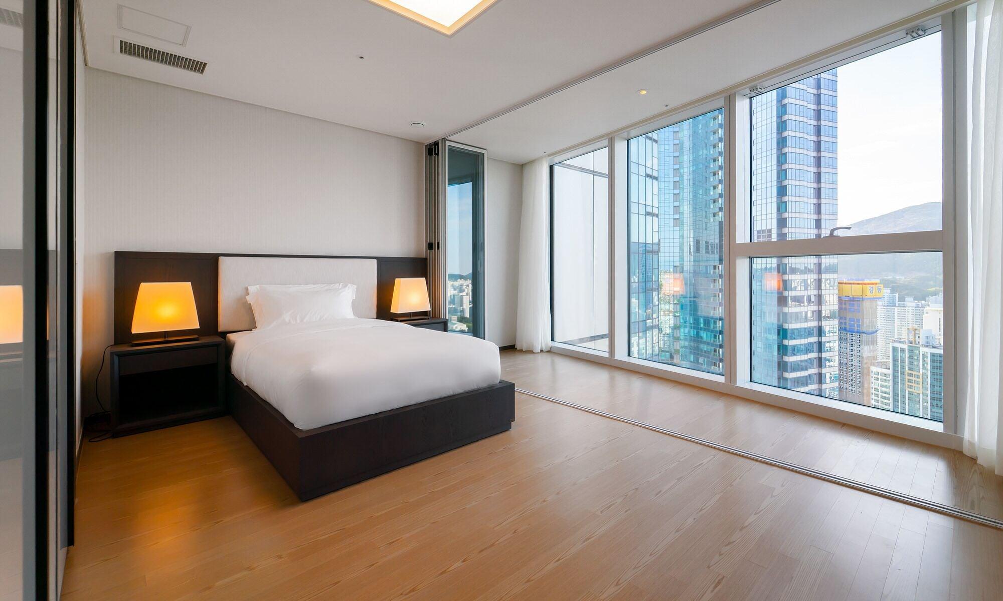 3 Rooms, Ocean, Suite, Harbour View, Corner