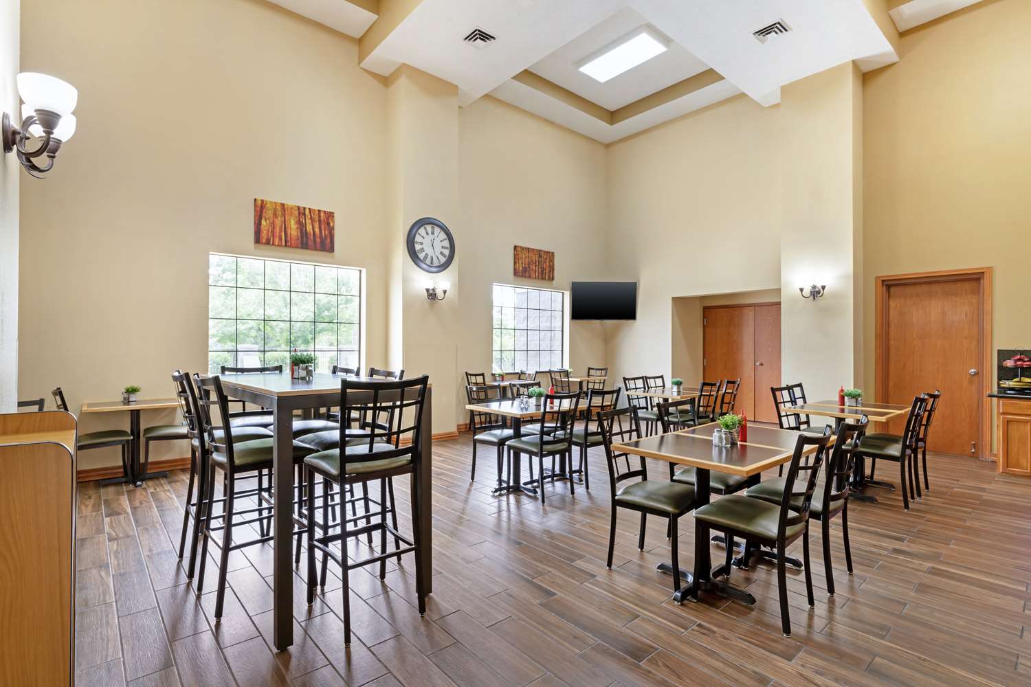 Best Western Locust Grove Inn & Suites 21/26