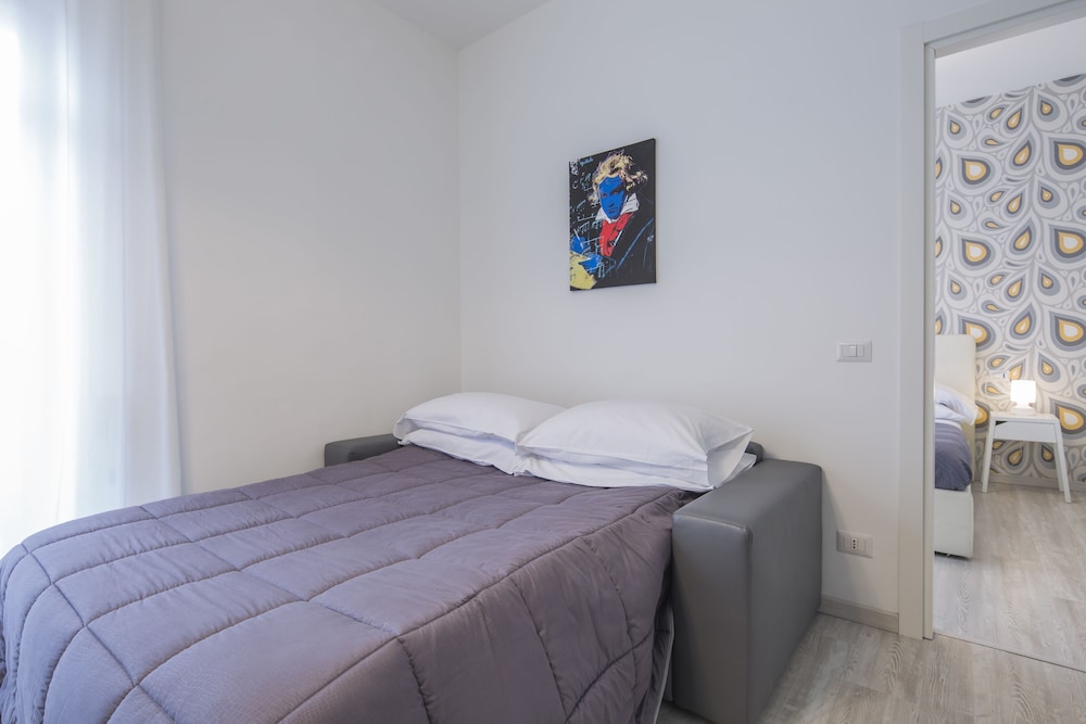 suite, balcony