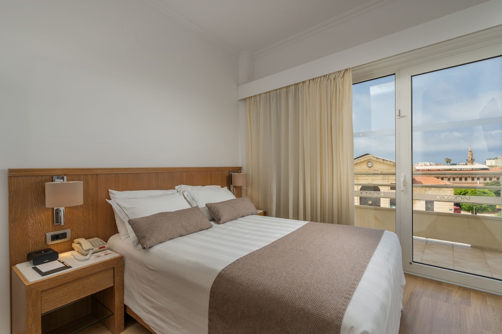 Family Suite, Twin Beds, Square View, City View, Sofa
