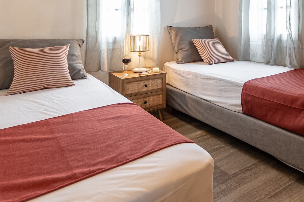 Naxian Queen Luxury Villas And Suites 10/77