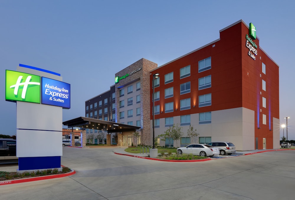 Holiday Inn Express & Suites Dallas Nw Hwy - Love Field 1/45
