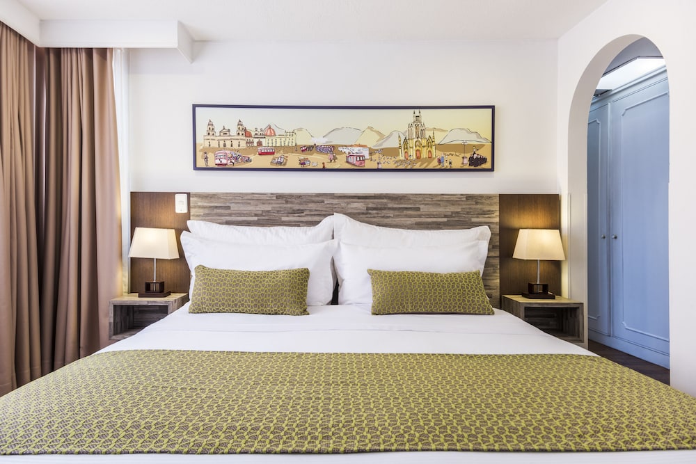 1 BEDROOM, SUITE