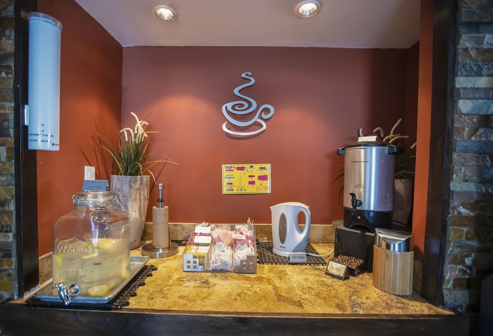 Hollywood Beach Suites Hostel Hotel 55/75