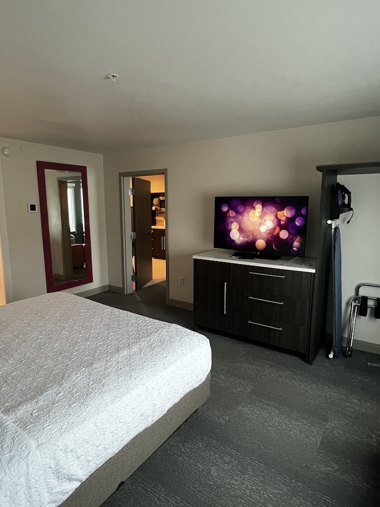 Home2 Suites by Hilton Hinesville 5/16