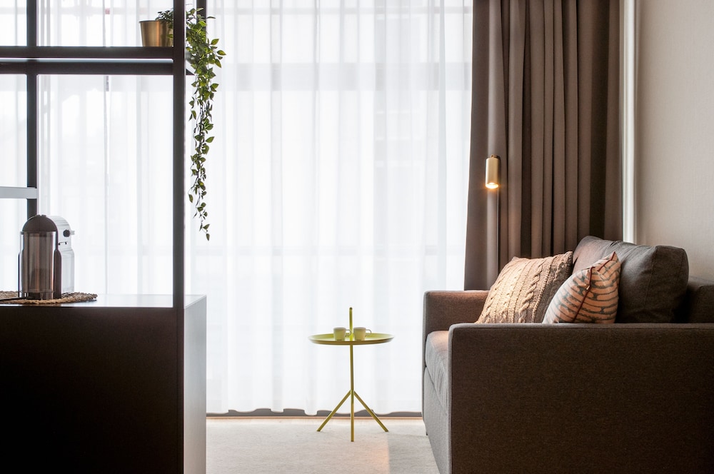 Premier Suites Plus Antwerp 41/62