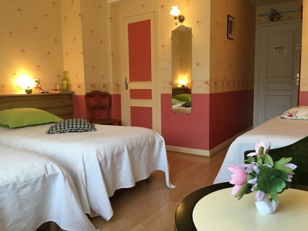 HOTEL LES TILLEULS 15/28