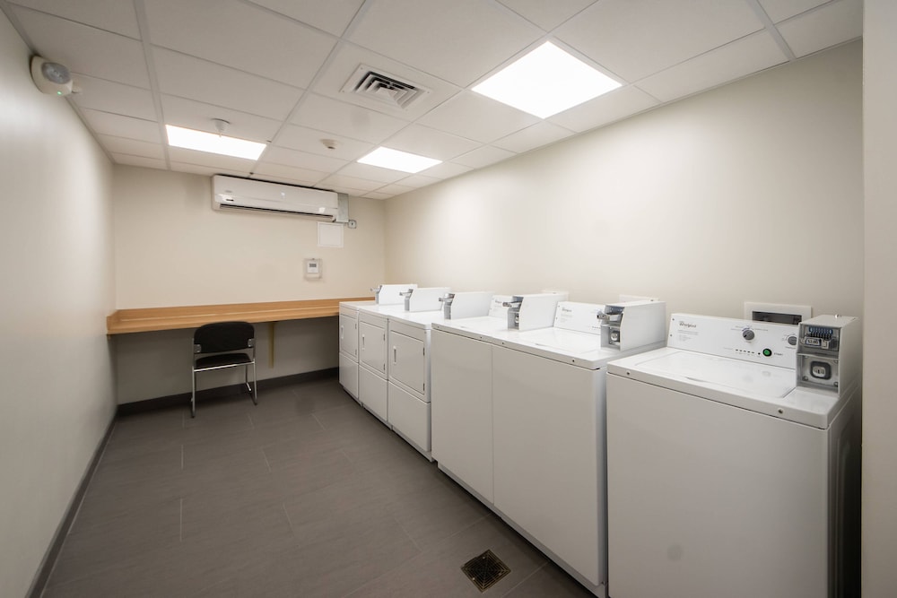 Fairfield Inn Suites By Marriott Melbourne Viera Town Center 48/51