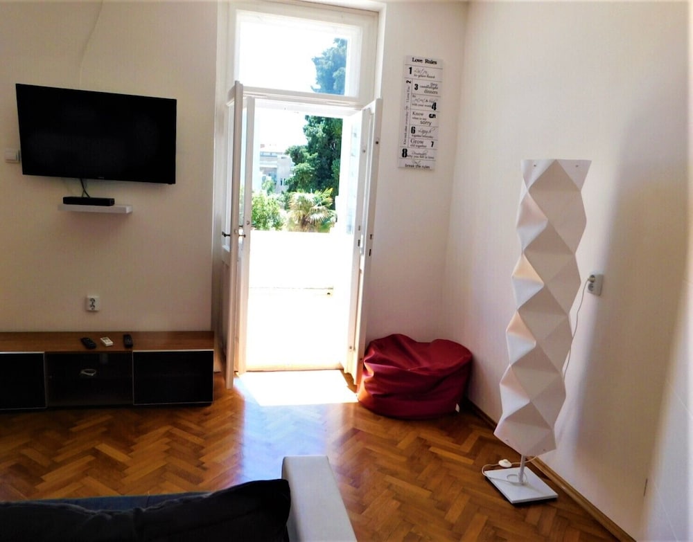 APARTMENTS IVO 19/43