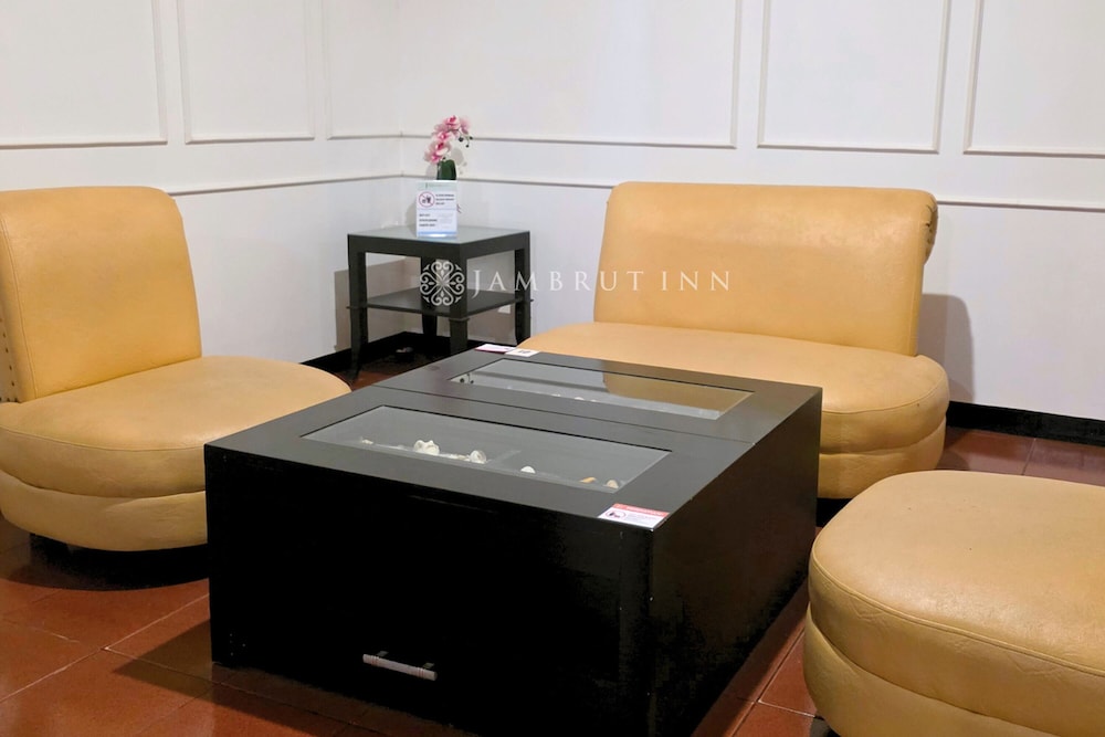 Jambrut Inn Hotel 11/50