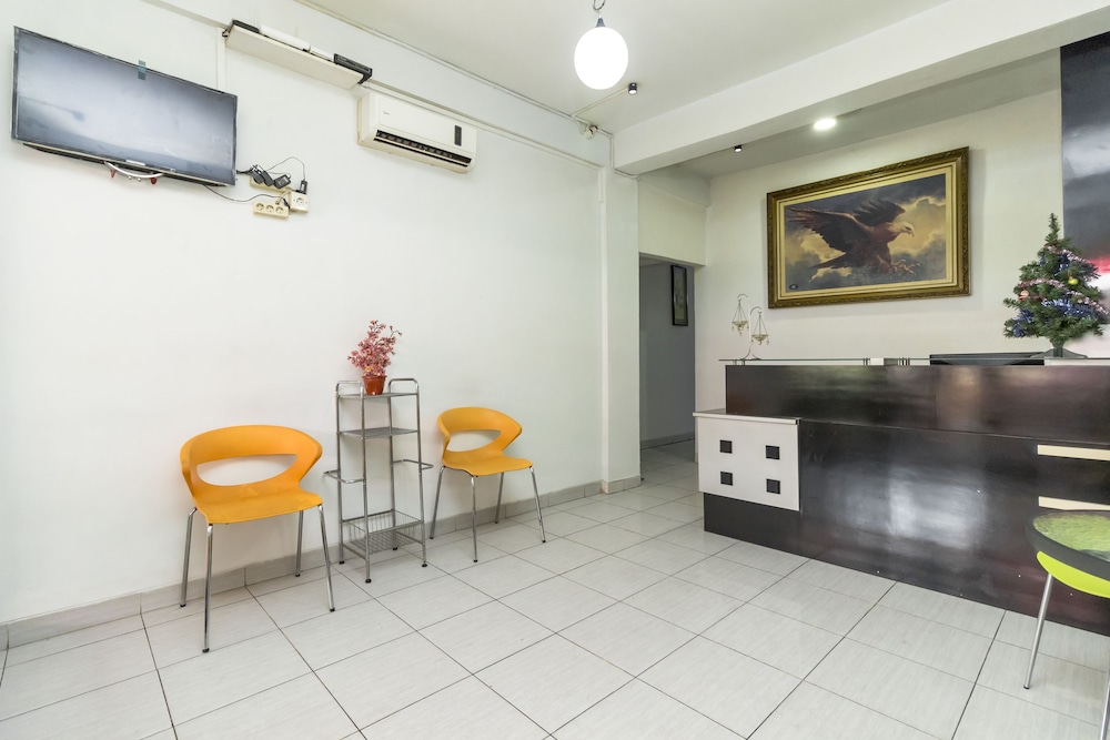 Reddoorz Near Gajah Mada Plaza 2 17/27