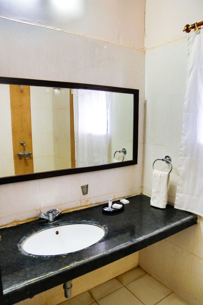 GULMOHAR SARISKA RESORT 38/45