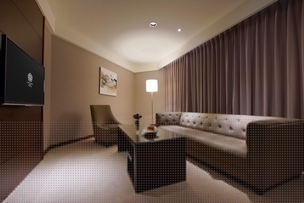 Lai Lai Hotel 42/74