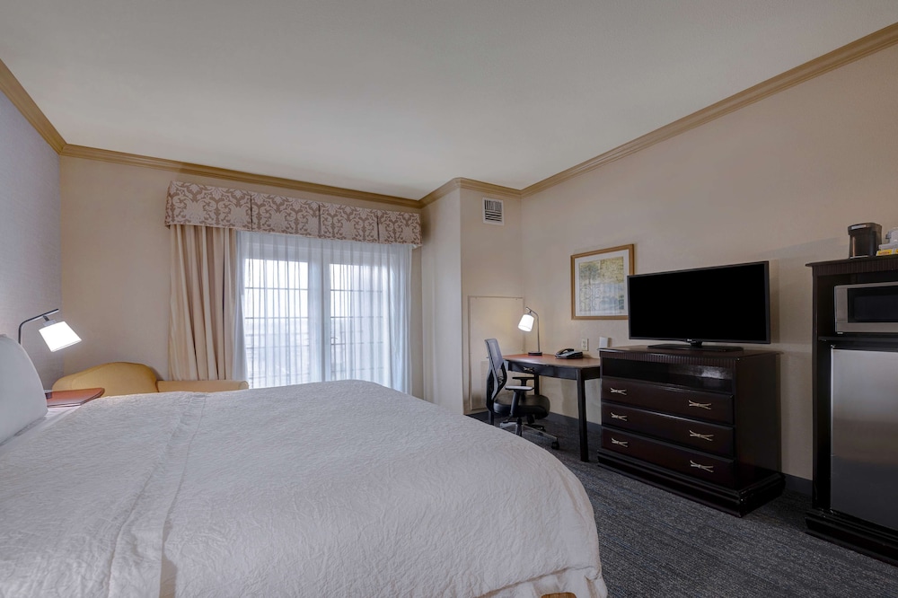 Hampton Inn Suites Galveston 30/68