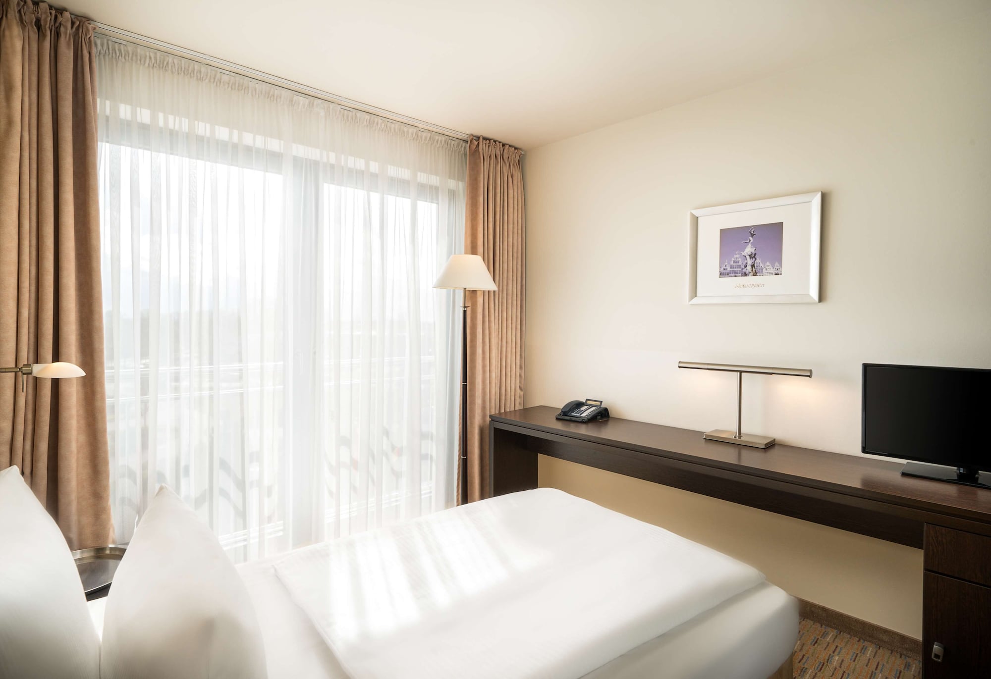 ROOM, SINGLE, COURTYARD VIEW