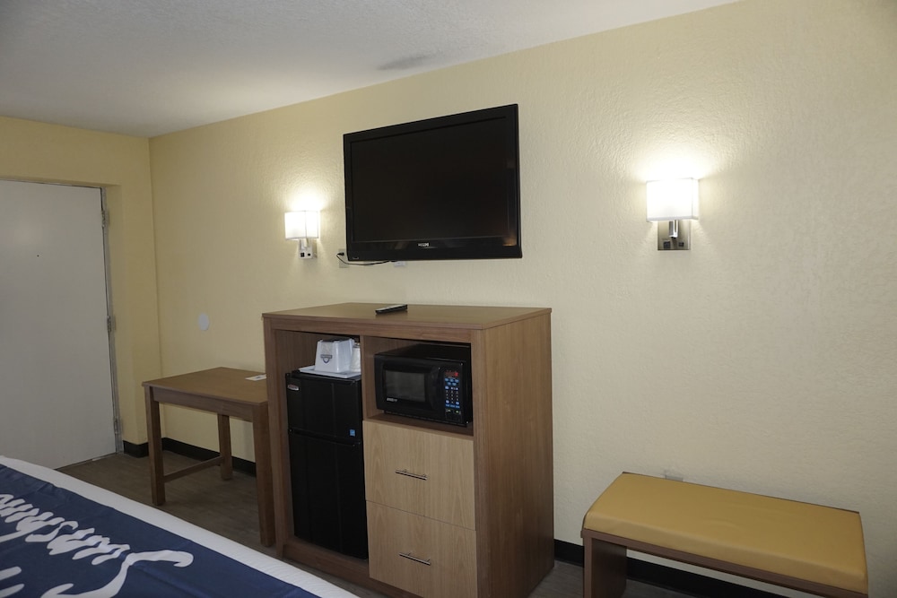 Days Inn By Wyndham Apopka Orlando 31/53