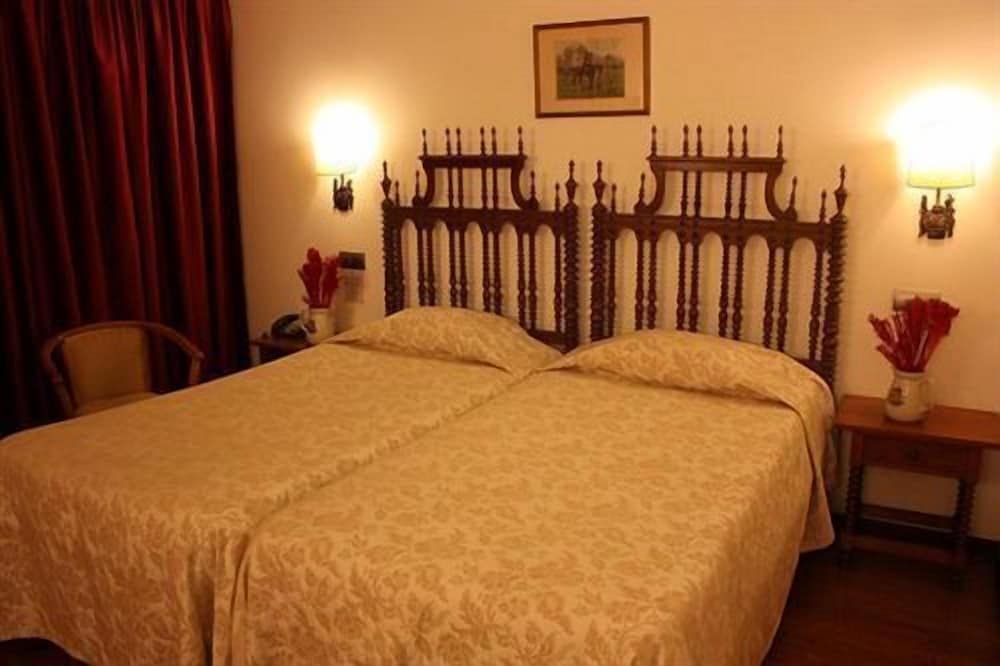 STANDARD, DOUBLE OR TWIN BED