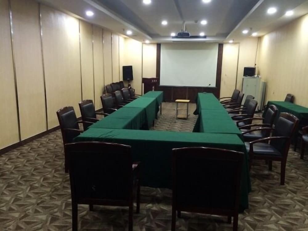 Jinjiang Inn Fashion Jinan Wuyingshan North Road 20/21
