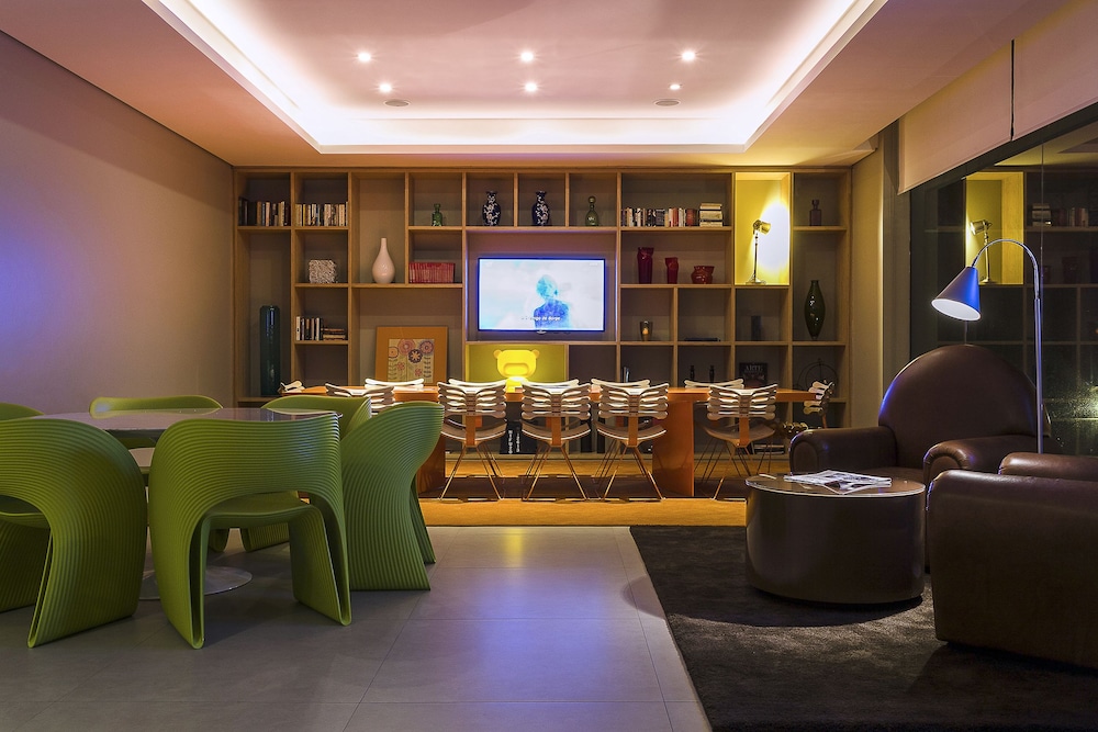 DMax Hotel 37/50