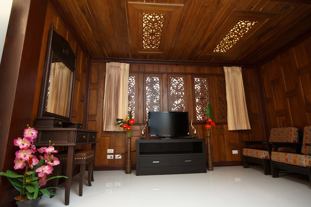 Chang Siam Inn 9/30
