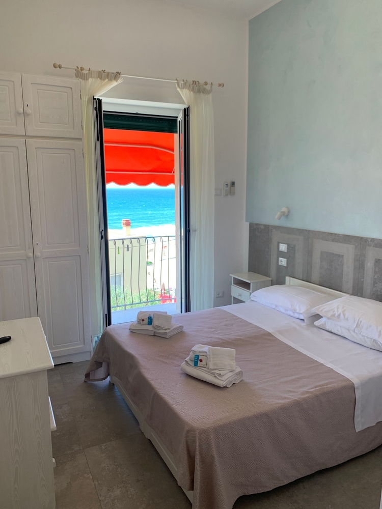 Hotel Marconi 18/50